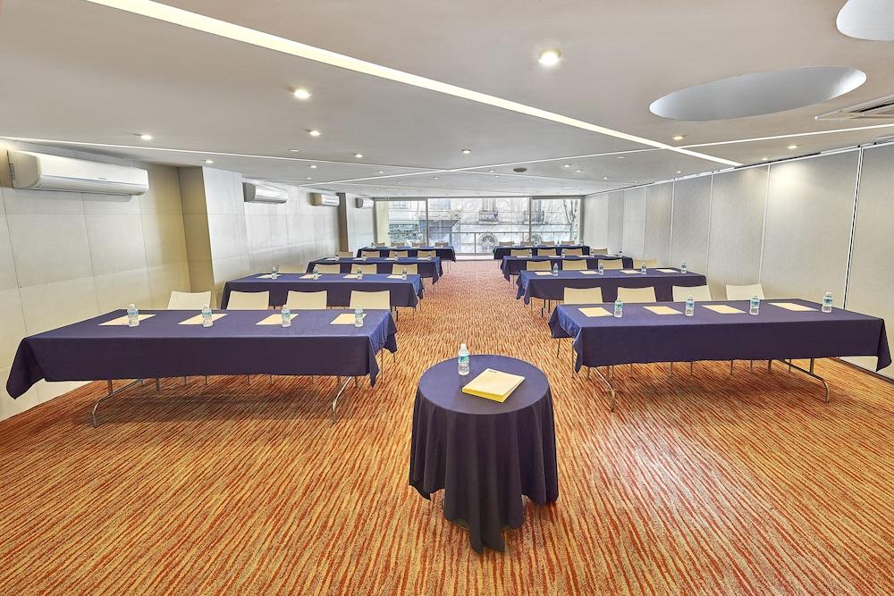 Hotel Express By Marriott Ciudad De Alameda